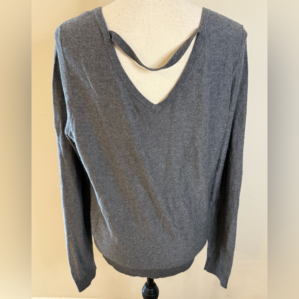 White House Black Market sweater gray bead embellished scoop neck & back SZ XL - Picture 3 of 11